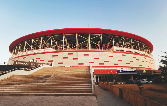 圖通過換人 圖通過換人